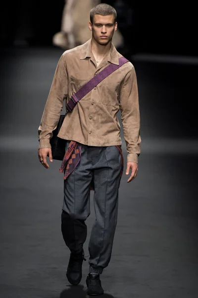 Look 13
